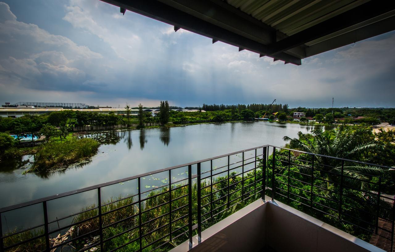 Na Siri Lake View Samut Prakan Esterno foto